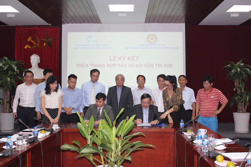 Hội chống hàng giả & bảo vệ thương hiệu TP. Hà Nội ký kết Thỏa thuận sở hữu trí tuệ